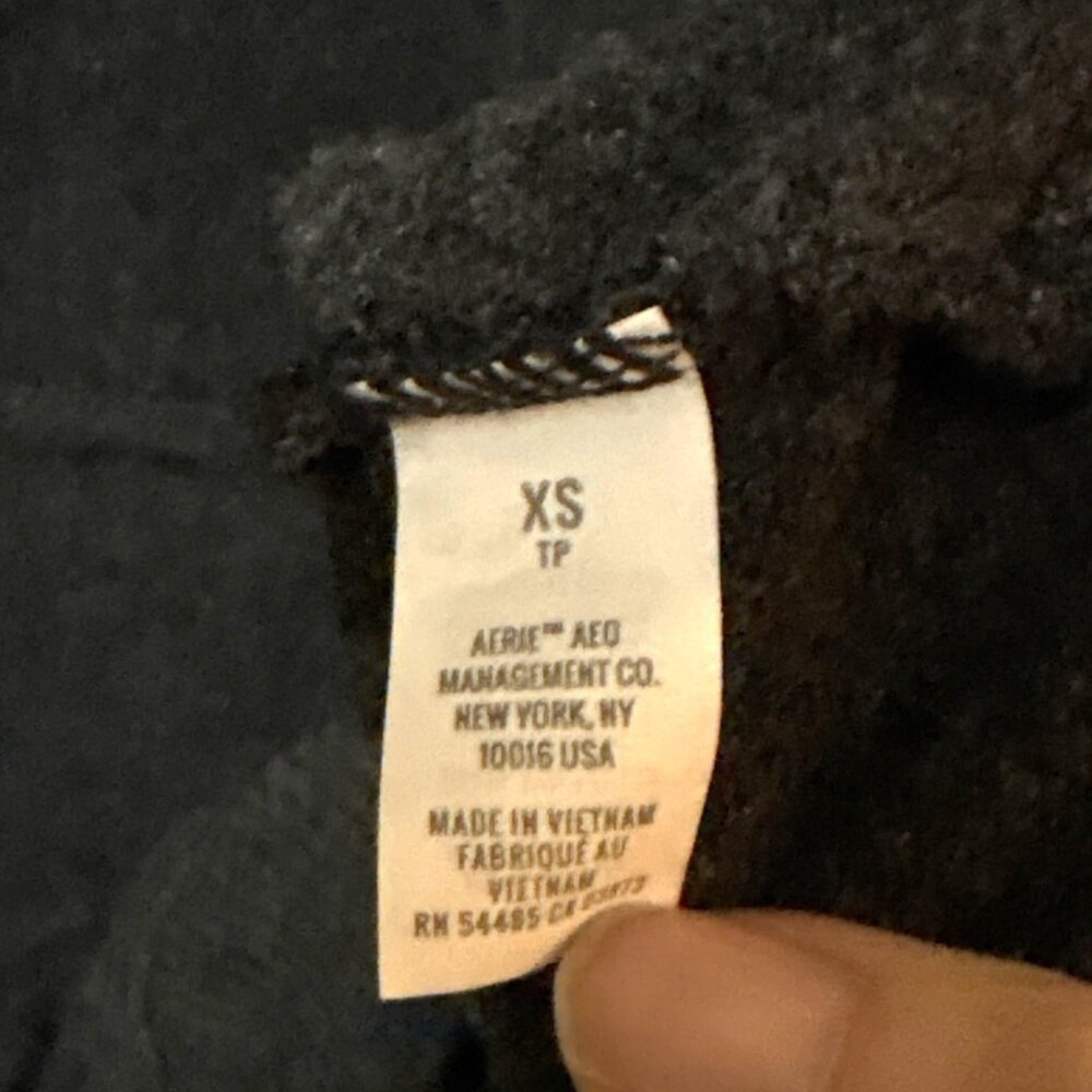 Aerie XS Sherpa-Lined Black Hoodie With Drawstrings & Kangaroo Pocket - Picture 3 of 6